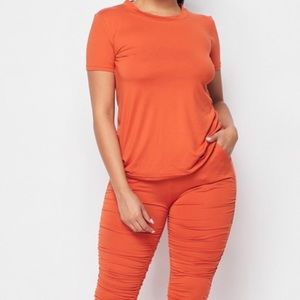 Fall Set 2pc 
New with tags
Small, Medium, Large
Color: Rust